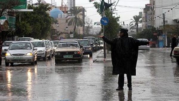 الشرطة تحذر من الإنزلاقات مع بدء موسم الخير