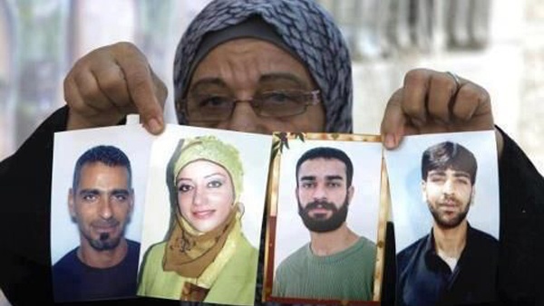 عائلة العيساوي محرومه من "لمة الافطار" منذ سنوات