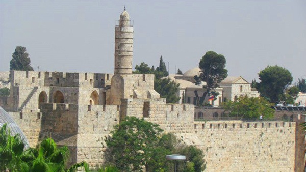 أخماد نيران اندلعت بكنيستين في بيت لحم والقدس