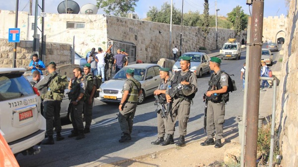 مداهمة منزل صحفي فلسطيني بأراضي 48