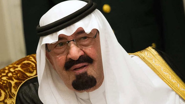 العاهل السعودي مصاب بالتهاب رئوي