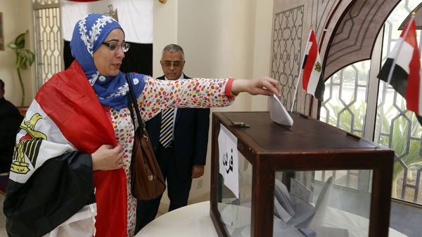 مصر: بدء التصويت بالانتخابات التشريعية بالخارج