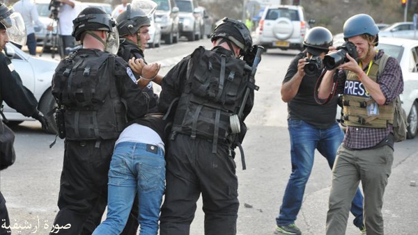 الاحتلال يعتقل 40 مواطناً من الضفة والقدس