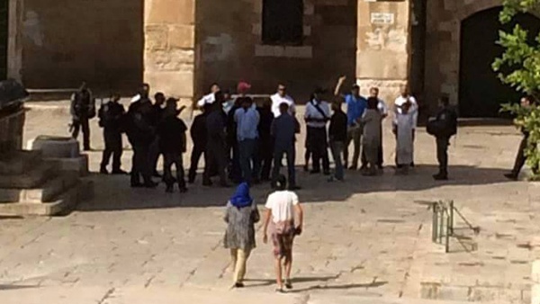 الأقصى: الاحتلال يؤمن اقتحام المستوطنين ويعتقل مقدسيين