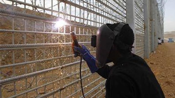 الاحتلال يحيط مستوطنات "غلاف غزة" بسياج ذكي