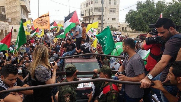تشييع جثمان الطفل الشهيد عبد الرحمن ببيت لحم