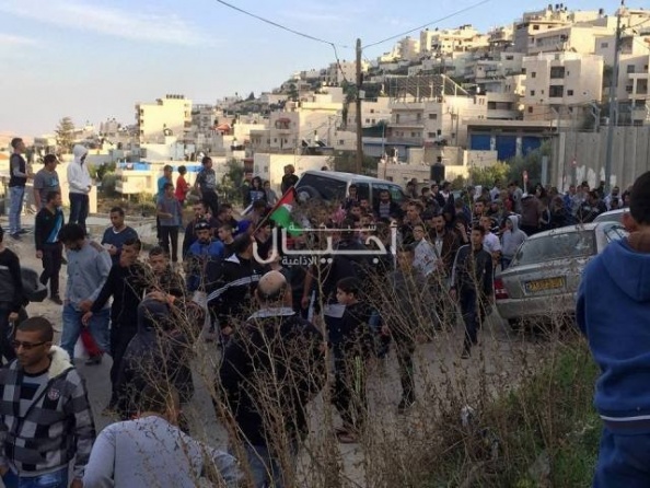 مسيرة في جبل المكبر مطالبة باسترداد جثامين الشهداء في جبل المكبر