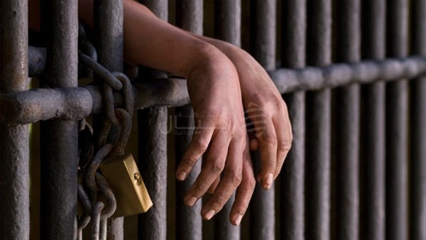محاكم الاحتلال تمدد اعتقال 62 أسيراً