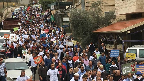 مظاهرة حاشدة بأم الفحم تنديداً بحظر الحركة الاسلامية