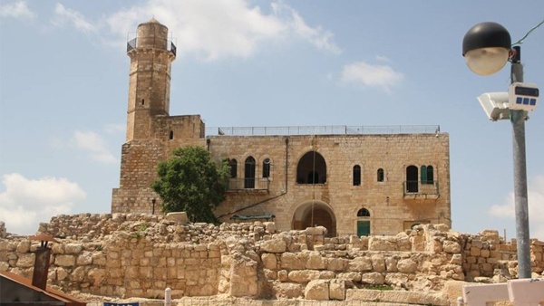 القدس: الاحتلال يجري أعمال ترميم بمسجد النبي صموئيل