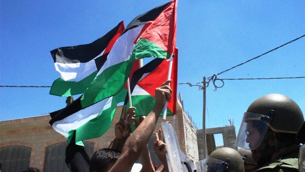 قمع مسيرة مطالبة بفتح طريق صوريف-الجبعة