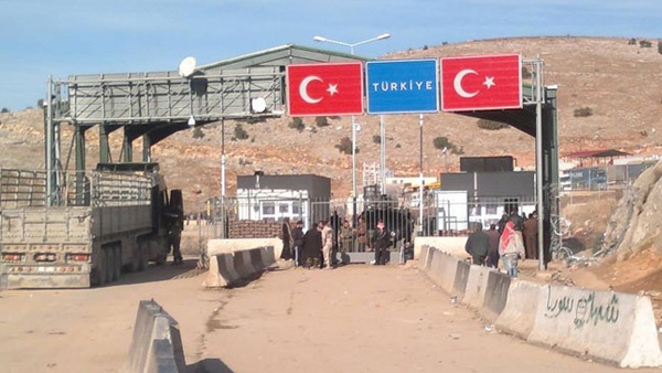تركيا تغلق معبرين حدوديين مع سوريا