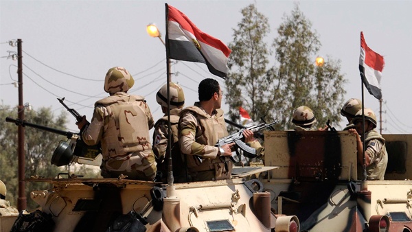 100 قتيل في حملة للجيش المصري بسيناء