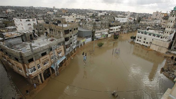 غرق عشرات المنازل في غزة بسبب الأمطار