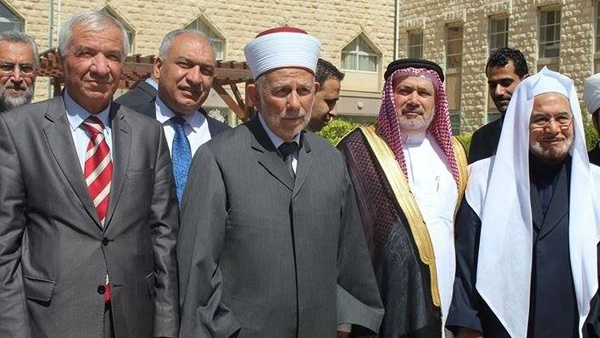 قاضي القضاة الأردني يلقي خطبة الجمعة بالأقصى