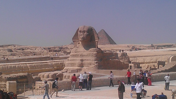 مقتل شرطيين مصريين بهجوم قرب الأهرامات