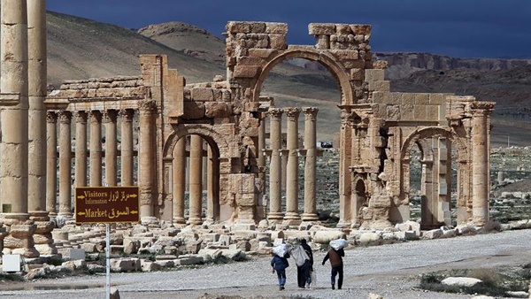 تنظيم الدولة يفجر مقامين دينيين بتدمر