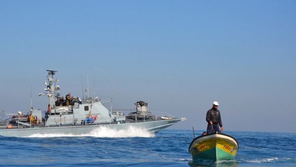 اعتقال 6 صيادين في القطاع