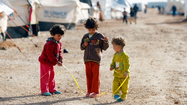 لاجئو سوريا 4 ملايين شخص