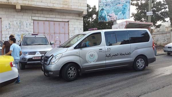 الجمركية تتلف مواد غذائية فاسدة في جنين ورام الله
