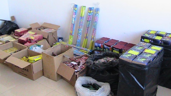 الخليل: ضبط 700 عبوة من الألعاب النارية