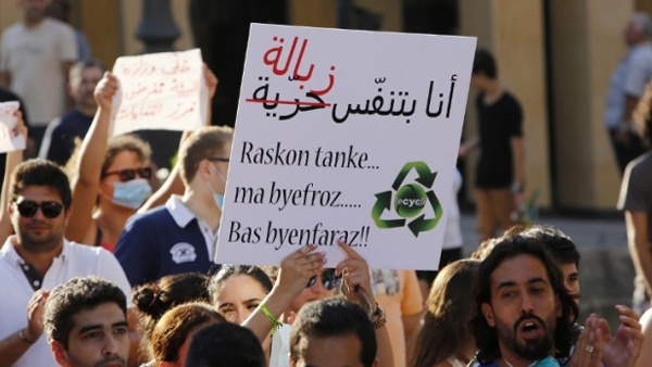 الحكومة اللبنانية تفشل في إيجاد مخرج لأزمة النفايات