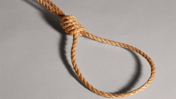 العثور على شابة مشنوقة بالخليل