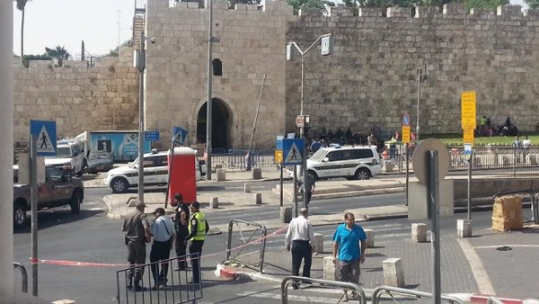 الاحتلال يغلق شوارع في القدس لتأمين مسيرة للمستوطنين