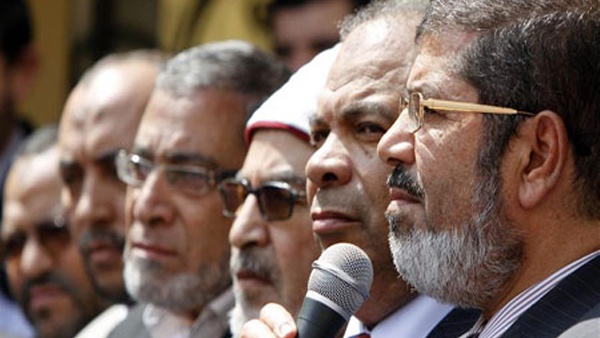 محكمة مصرية تبقي قياديين في الاخوان على