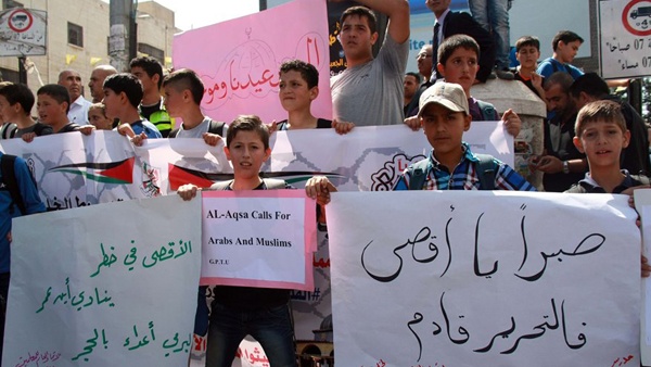مسيرات طلابية نصرة للأقصى في محافظتي الخليل وجنين