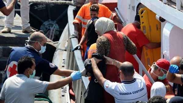 إيطاليا تنقذ 1151 مهاجراً بالمتوسط