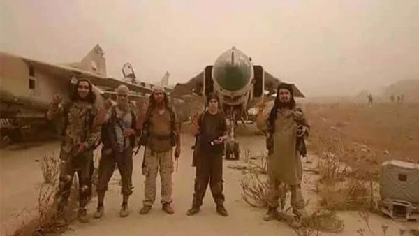 تنفيذ إعدام جماعي لعشرات الجنود الحكوميين السوريين