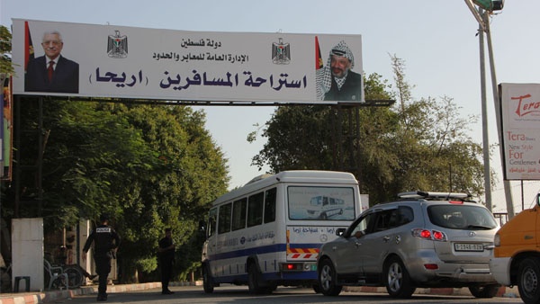 تسهيلات للتصدير والاستيراد عبر معبر الكرامة