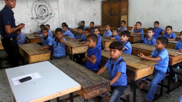 اتفاق مع أونروا:39 طالبا بالصف ووظائف جديدة