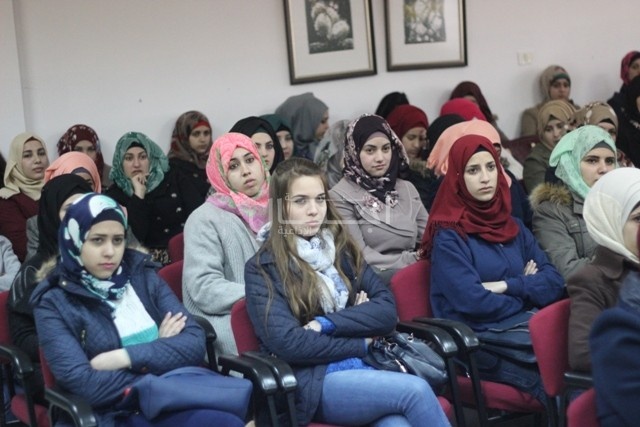 بالصور: افتتاح وحدة تطوير محتوى التعليم في كلية فلسطين التقنية