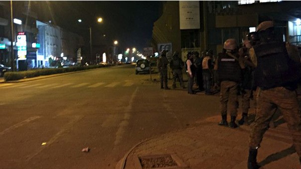 23 قتيلا بهجوم على فندق في بوركينا فاسو