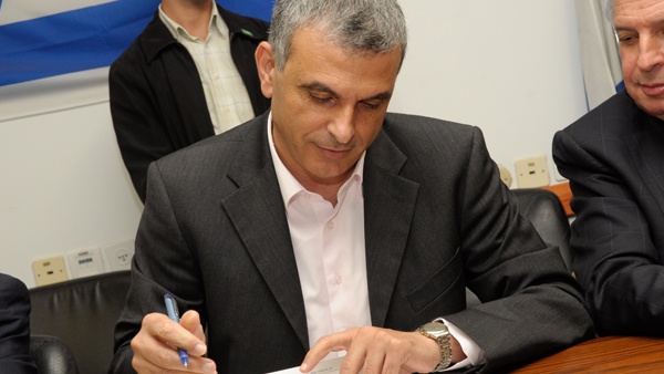 وزير المالية الإسرائيلي يقدم استقالته من الكنيست