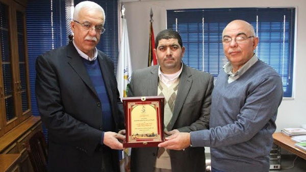 "ربحي الحجة" تكرم كهرباء محافظة القدس