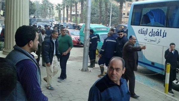 تنظيم الدولة يتبنى الهجوم على حافلة سياح القاهرة