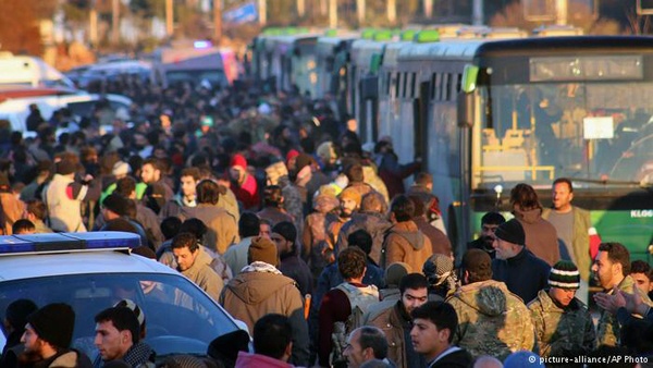 أنباء عن اتفاق جديد على عمليات الإجلاء من حلب ومناطق أخرى