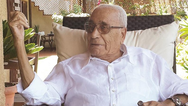 وفاة "الأستاذ" محمد حسنين هيكـــــل