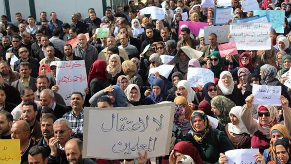معلمو الخليل يطالبون باطلاق سراح زملائهم المعتقلين