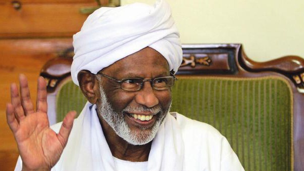 آلالاف يشيعون المفكر حسن الترابي في الخرطوم