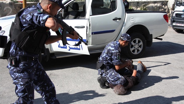 القبض على متهمين بسرقة خزنة من منزل بطولكرم