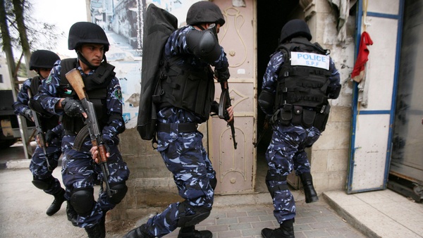 جنين: القبض على شخص بحوزته مئات بذور القنب