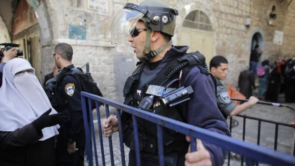 الاحتلال يواصل فرض اجراءاته المشددة بالقدس