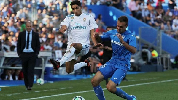 لاعب مغربي يهدد رقم راموس مع ريـال مدريد