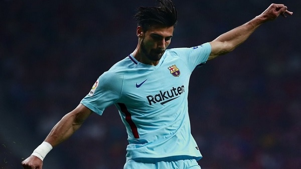 لاعب برشلونة يتعرض للإصابة