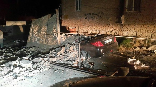 328 قتيلاً بزلزال ضرب غرب إيران