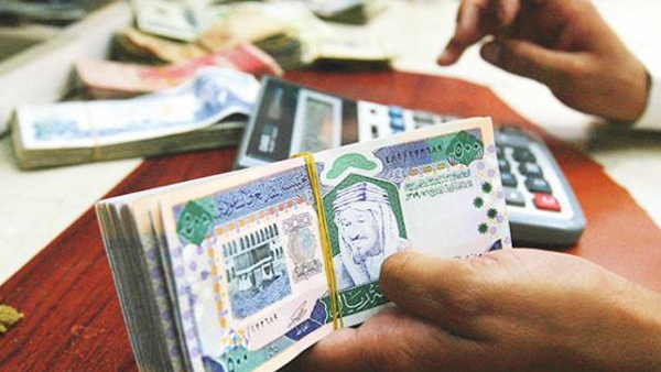 البنوك السعودية تجمد 1200 حساب مصرفي لأفراد بالمملكة